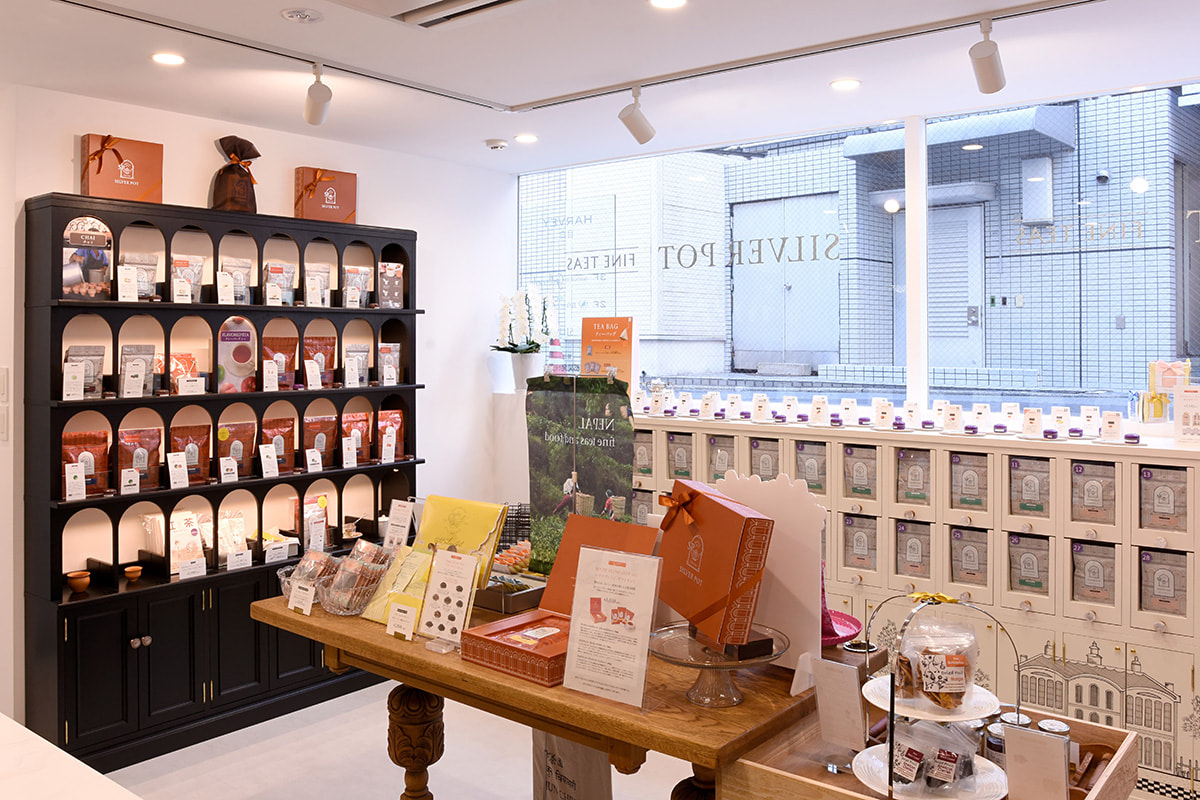 紅茶専門店SILVER POT店舗什器 | THE PENNY WISE Antique ザ・ペニーワイズアンティーク