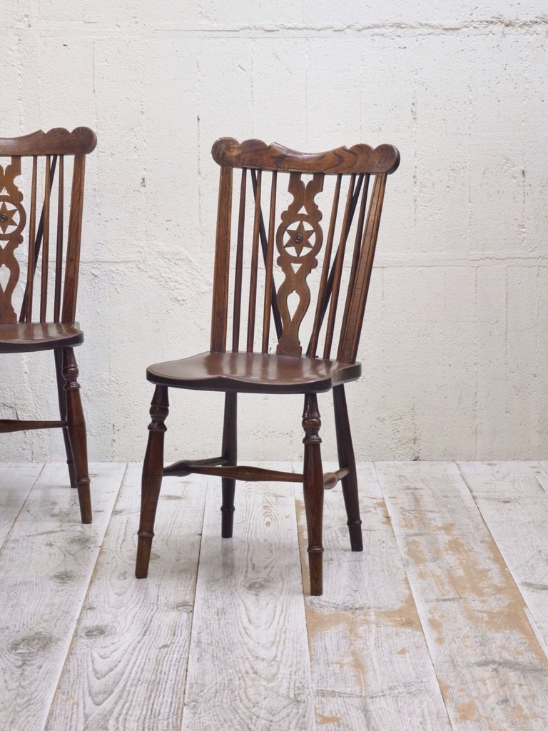 様々なデザインのKitchen chair |THE PENNY WISE Antique ザ・ペニーワイズアンティーク